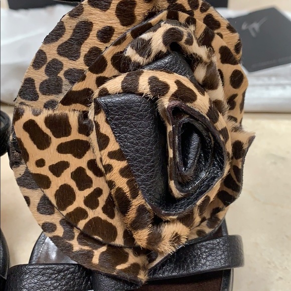 GIUSEPPE ZANOTTI SARAGE LARGE FLOWER LEOPARD PONY HAIR PLATFORM SANDALS SZ 38.5 - Picture 7 of 8